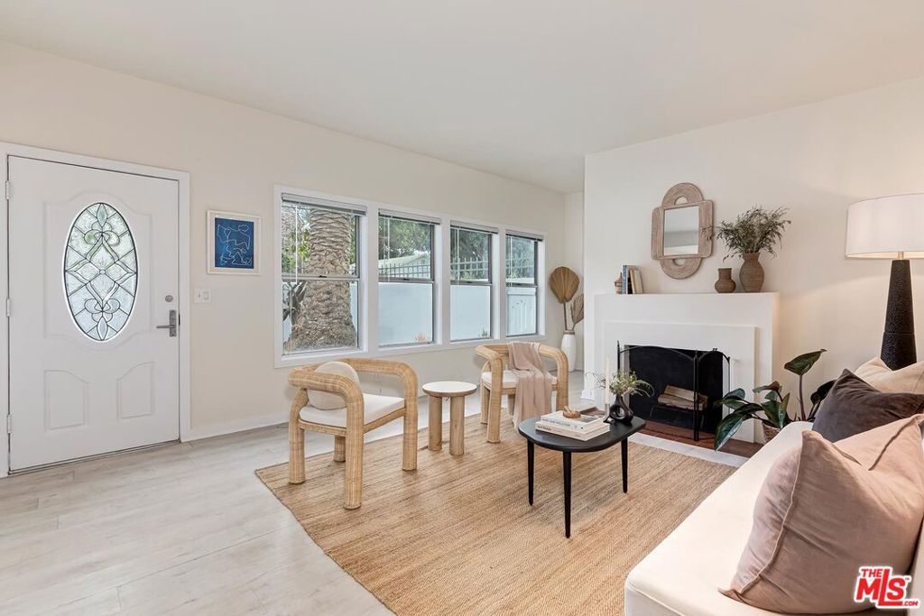 Photo of 215 Entrada Drive, Santa Monica, CA 90402 (MLS # 26658327)