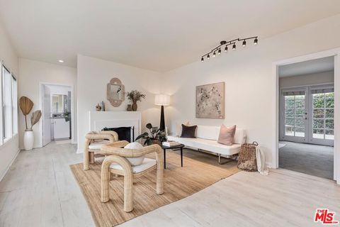 Photo of 215 Entrada Drive, Santa Monica, CA 90402 (MLS # 26658327)