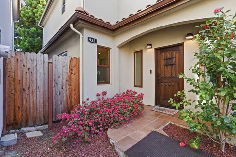 Photo of 933 Felicidad Court, San Jose, CA 95117 (MLS # ML82039779)