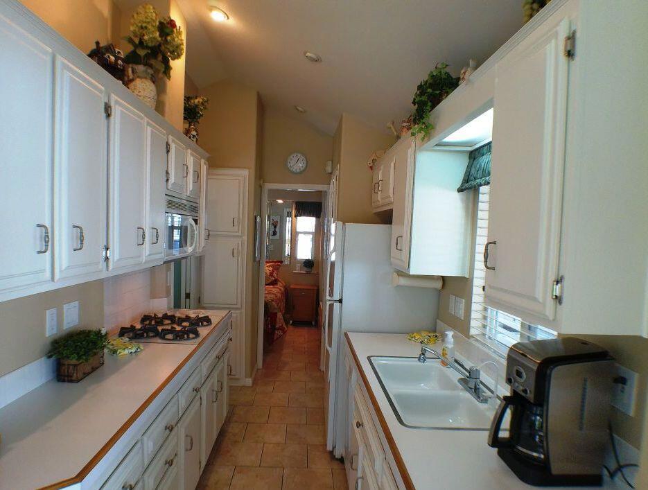 Rancho Casa Blanca - Manufactured In Park