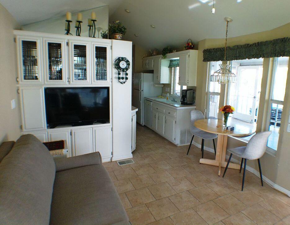 Rancho Casa Blanca - Manufactured In Park