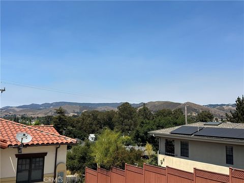 Tiny photo for 1075 Ella Street #3, San Luis Obispo, CA 93401 (MLS # SC25157990)