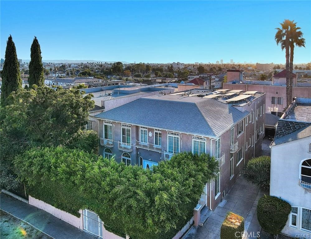 335 N Mariposa Avenue