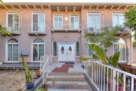 Photo of 335 N Mariposa Avenue, Los Angeles, CA 90004 (MLS # TR26095429)