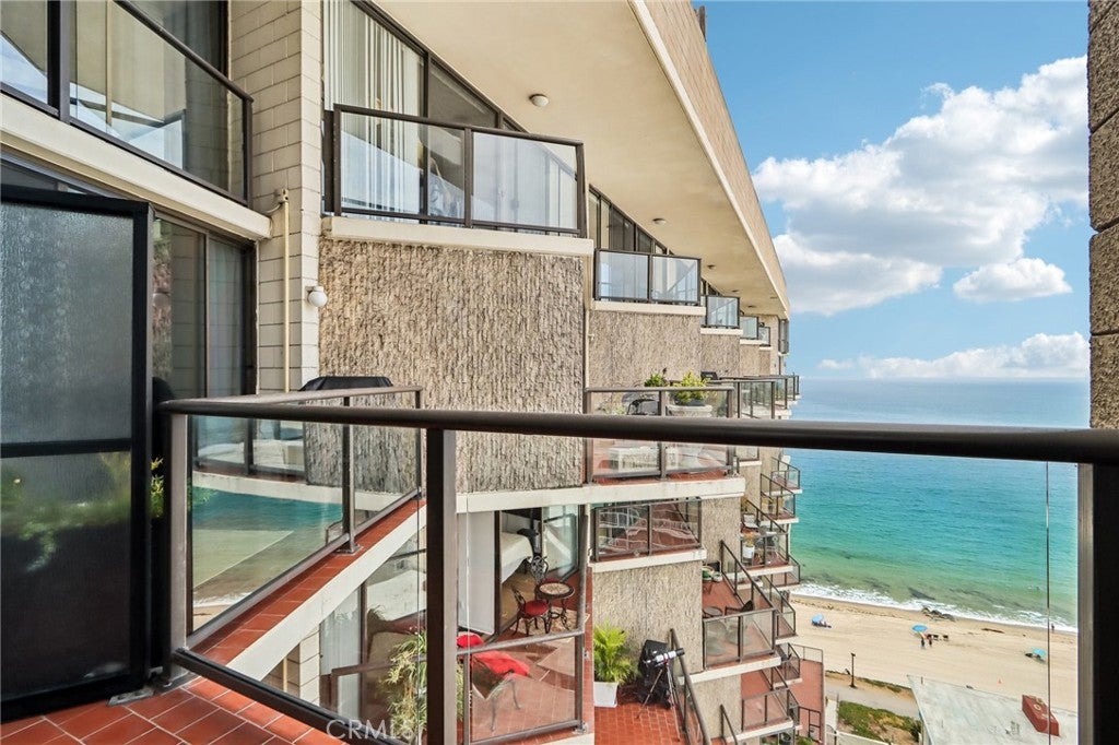 531 Esplanade 901