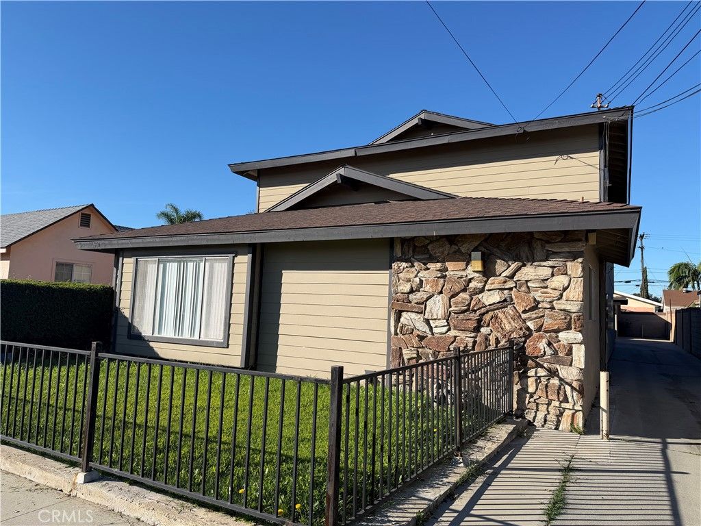 Photo of 6611 Kingman Ave, Buena Park, CA 90621 (MLS # PW26053525)