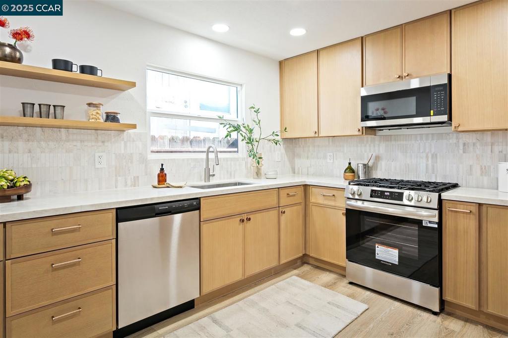 E RICHMOND HGTS - Residential