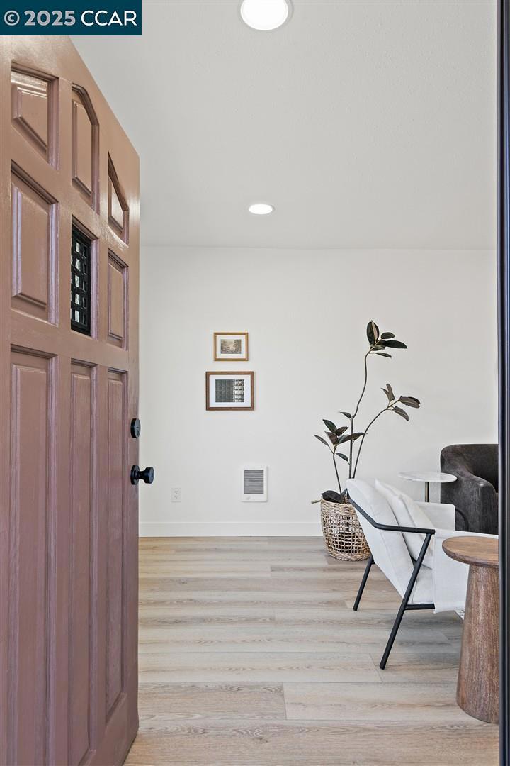 E RICHMOND HGTS - Residential
