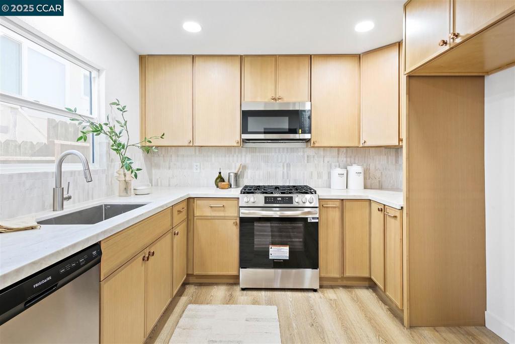 E RICHMOND HGTS - Residential