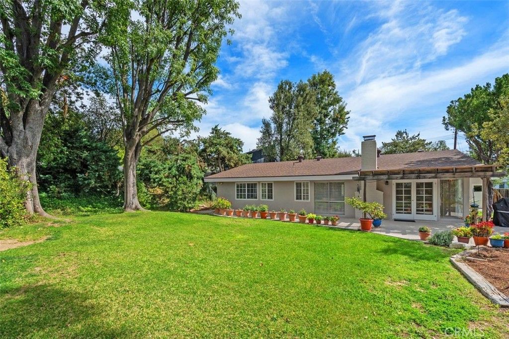 Photo of 24133 Albers Street, Woodland Hills, CA 91367 (MLS # SR26064873)