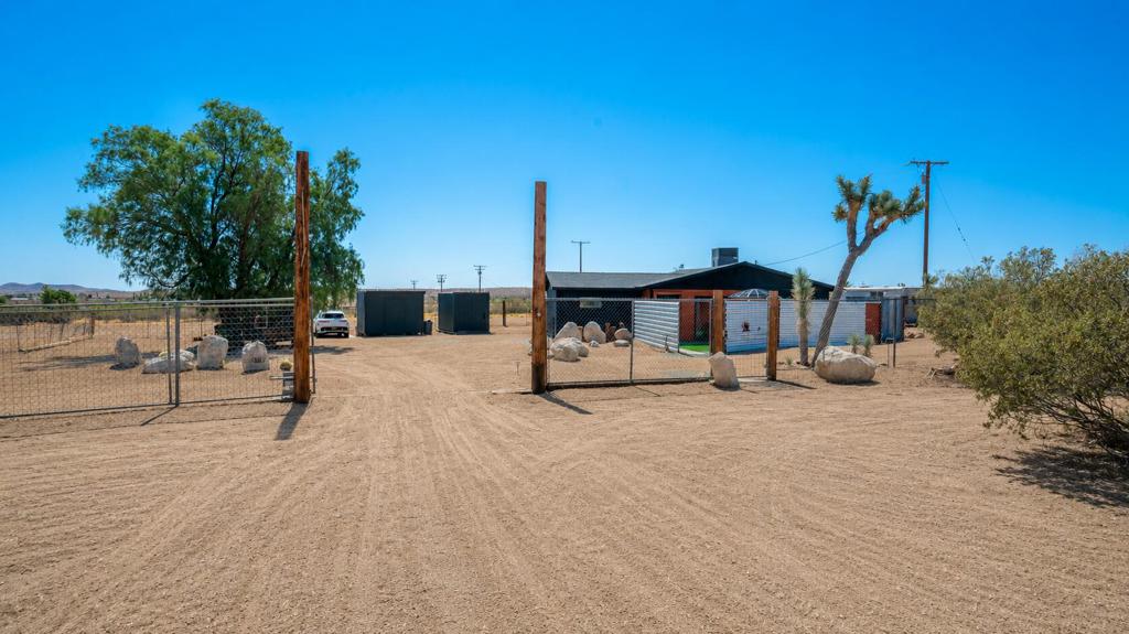 1587 Deer Trail
