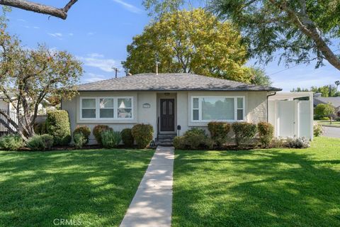 Photo of 13903 Hesby Street, Sherman Oaks, CA 91423 (MLS # SR26099469)