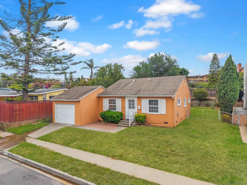 3816 Tomahawk Ln LN, San Diego CA 92117