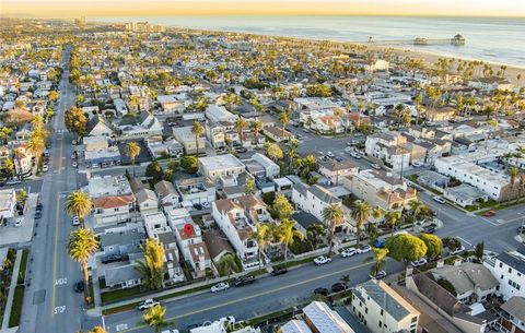 Photo of 322 12 th St, Huntington Beach, CA 92648 (MLS # PW25274153)