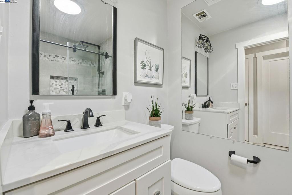 CLAYTON V.HILNDS - Residential