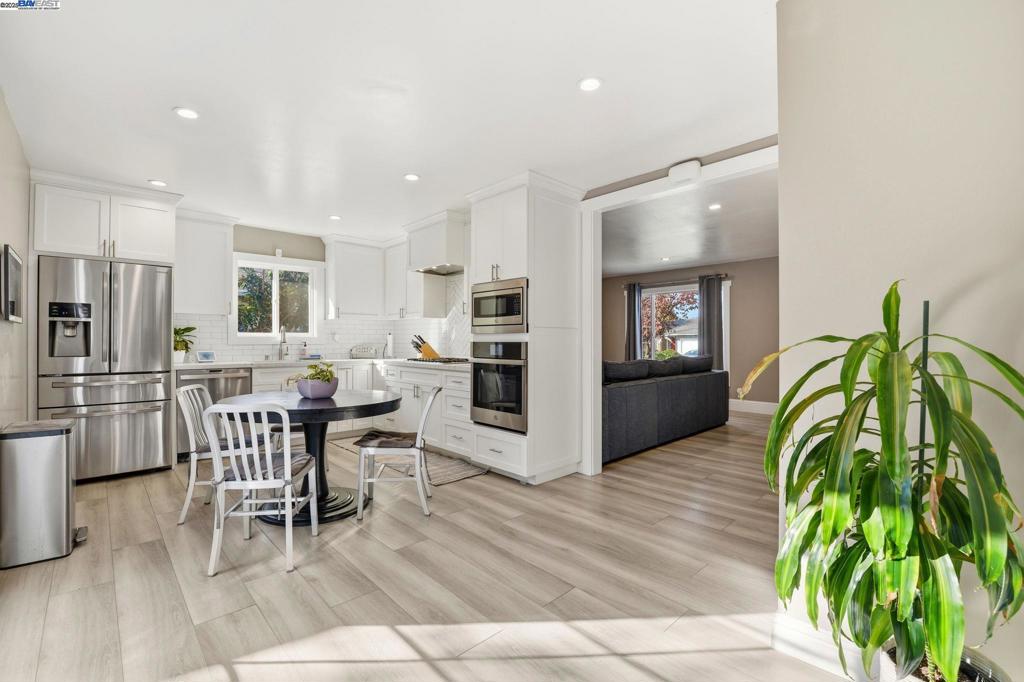 CLAYTON V.HILNDS - Residential