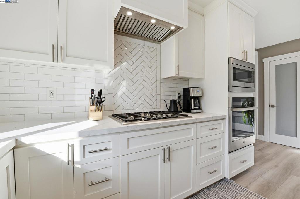 CLAYTON V.HILNDS - Residential