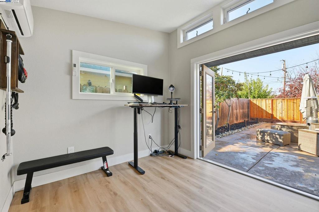 CLAYTON V.HILNDS - Residential