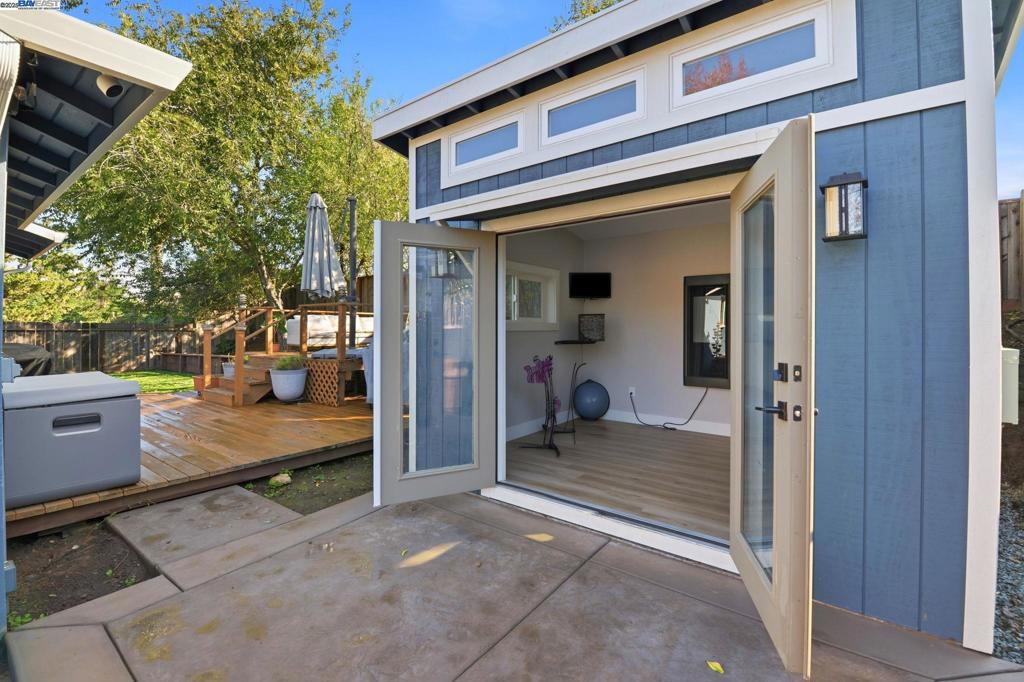 CLAYTON V.HILNDS - Residential