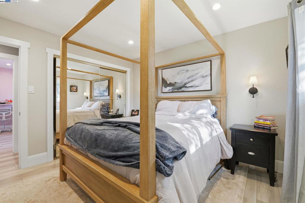 CLAYTON V.HILNDS - Residential