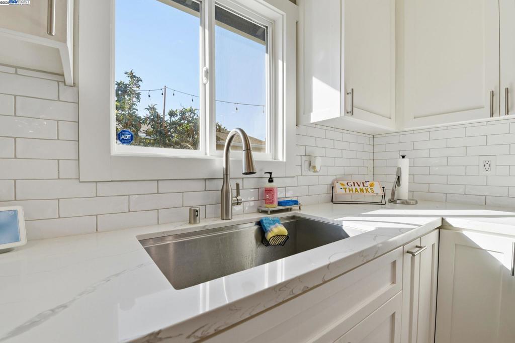 CLAYTON V.HILNDS - Residential