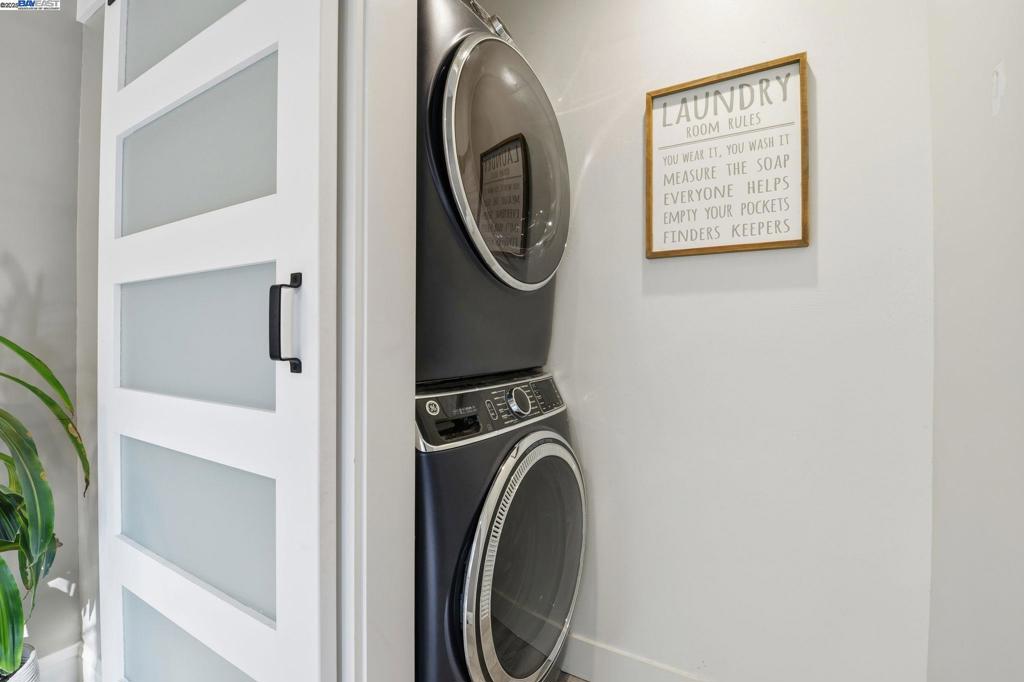 CLAYTON V.HILNDS - Residential