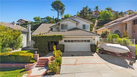Photo of 29342 Hidden Oak PL, Canyon Country, CA 91387 (MLS # SR26205694)