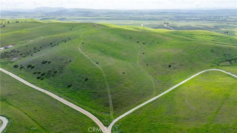 Photo of 0 Yosemite Place, Paso Robles, CA 93446 (MLS # NS26030240)