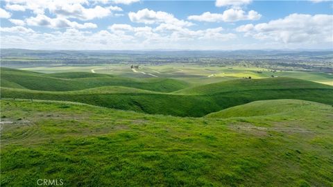 Tiny photo for 0 Yosemite Place, Paso Robles, CA 93446 (MLS # NS26030240)