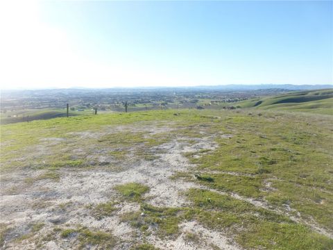 Tiny photo for 0 Yosemite Place, Paso Robles, CA 93446 (MLS # NS26030240)