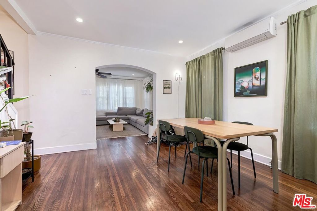 613 N Plymouth Boulevard