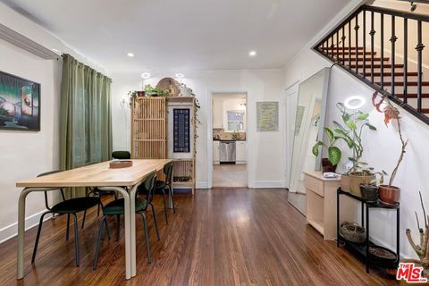 Photo of 613 N Plymouth Boulevard, Los Angeles, CA 90004 (MLS # 26644755)