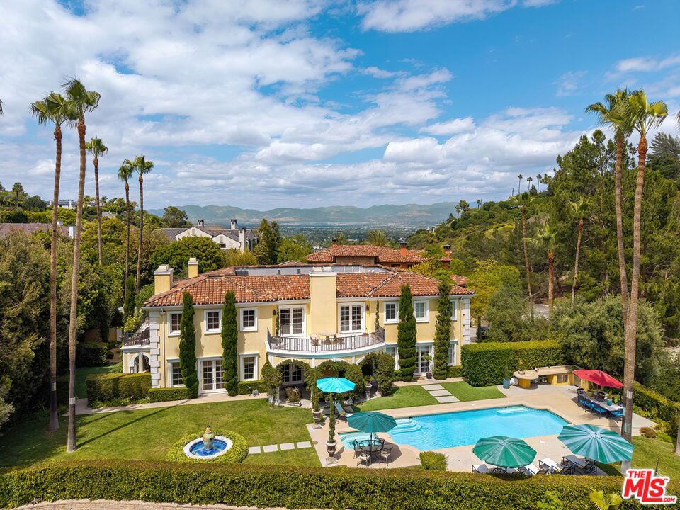 Photo of 13935 Durham Road, Beverly Hills, CA 90210 (MLS # 26998617)
