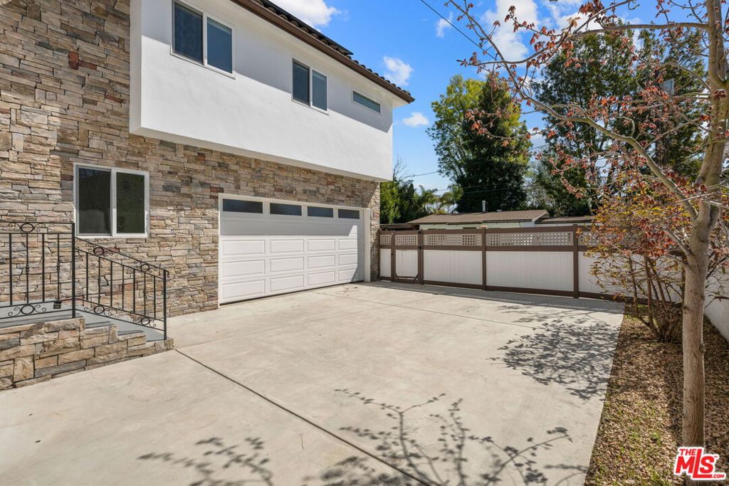 1352 Palms Boulevard