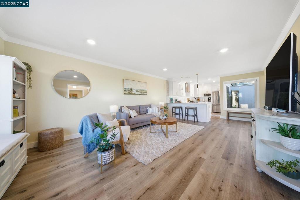 ROSSMOOR - Residential