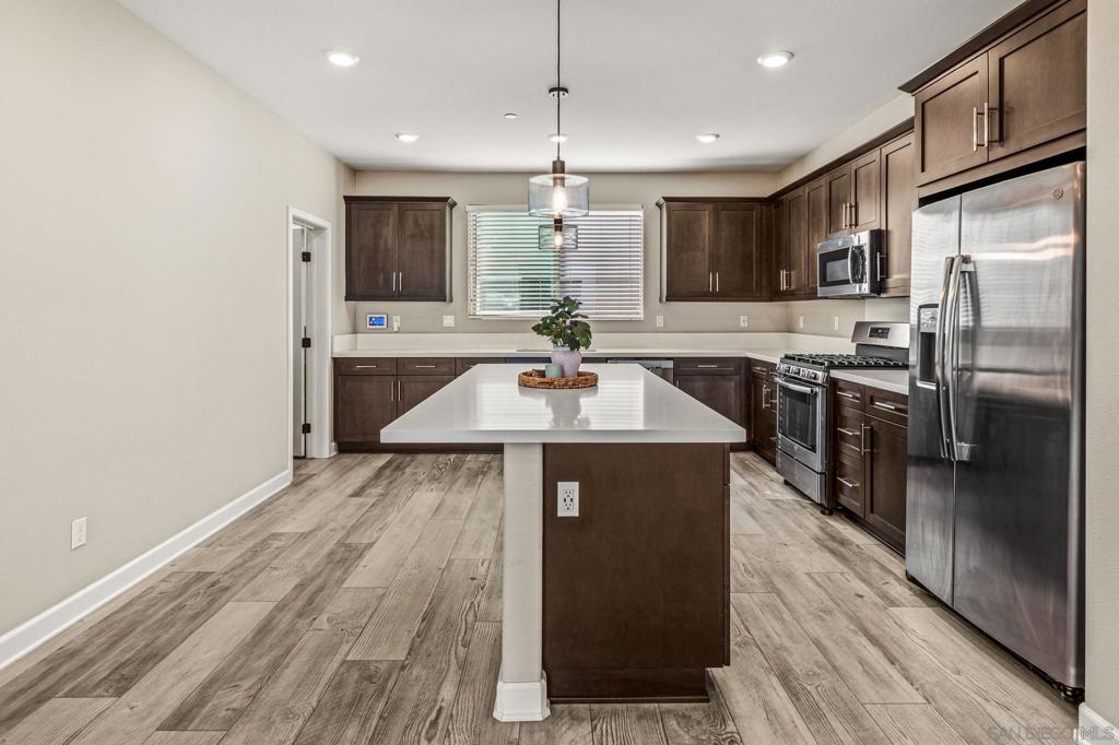 1922 Strata Street 5