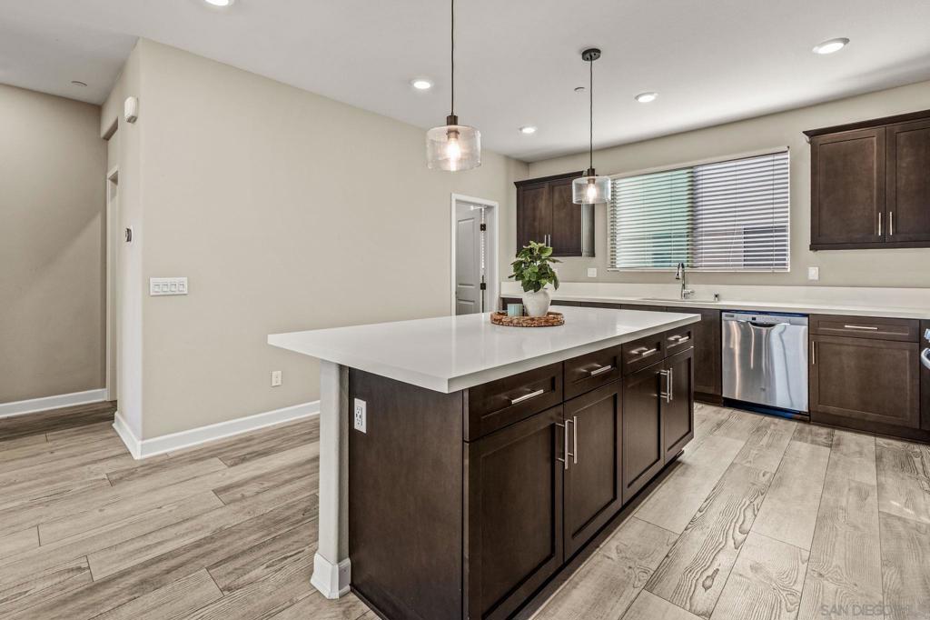 1922 Strata Street 5