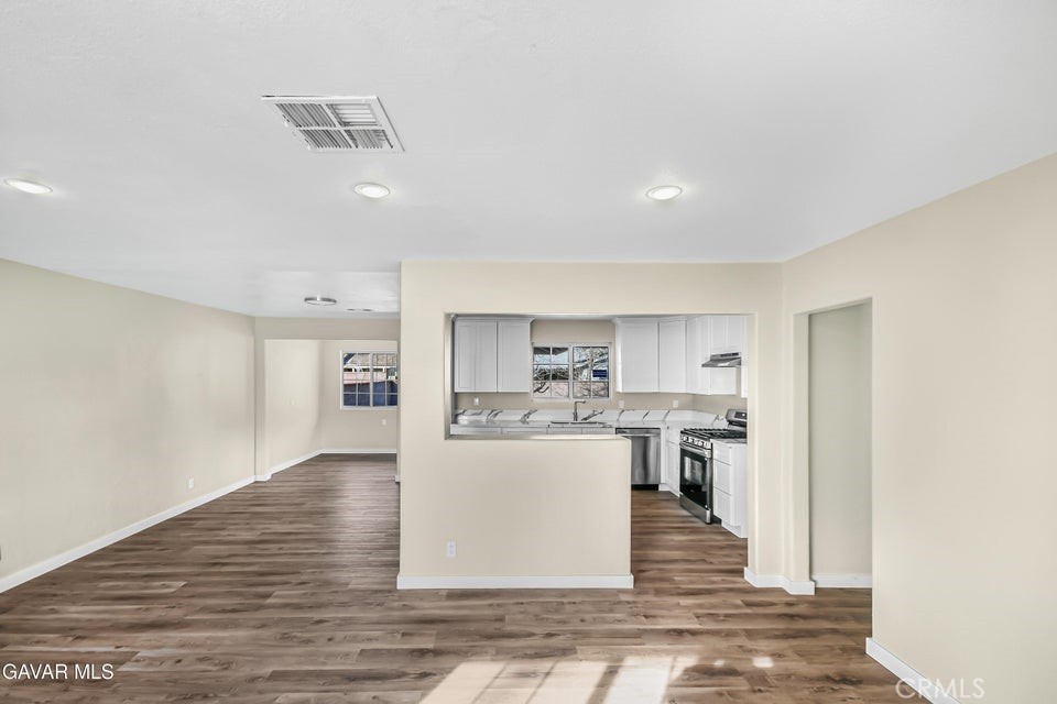 45503 11th Street West