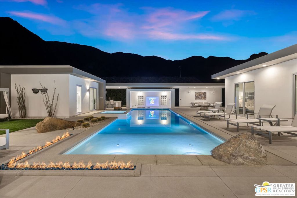 979 Las Palmas Estates Drive