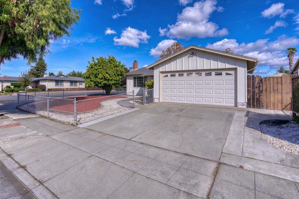 36612 Lakewood Drive