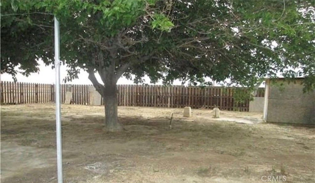 Photo of 40754 179th St E, Lancaster, CA 93535 (MLS # SR25244737)