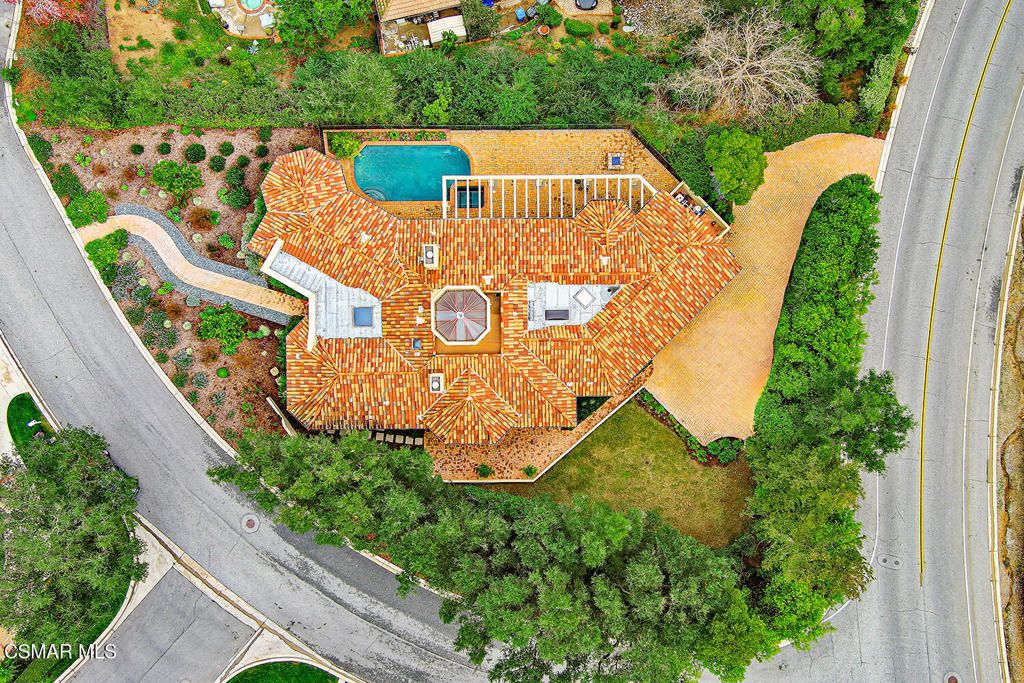 Photo of 1394 Doral Circle, Westlake Village, CA 91362 (MLS # 226000113)