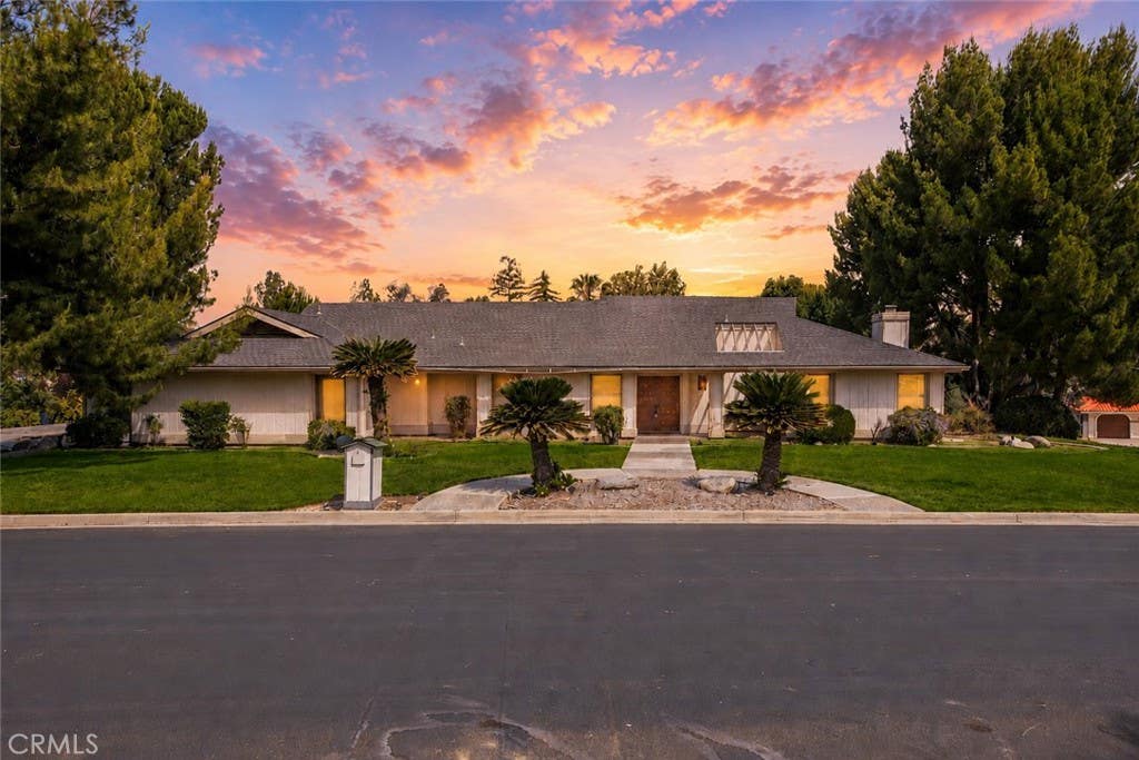 Photo of 12320 Cattle King Drive, Bakersfield, CA 93306 (MLS # SR26126919)