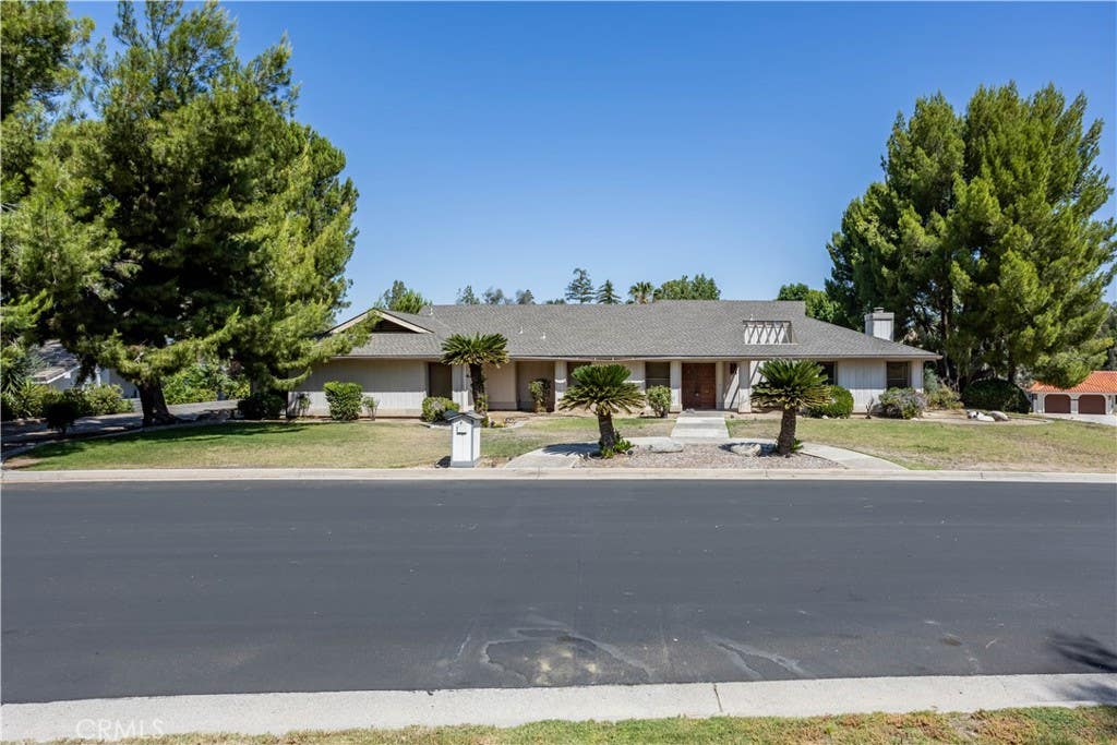 Photo of 12320 Cattle King Drive, Bakersfield, CA 93306 (MLS # SR26126919)