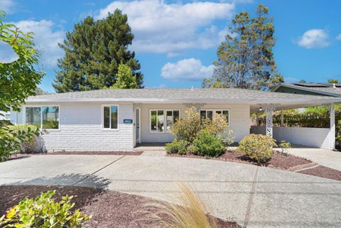 Photo of 136 Eldora Drive, Mountain View, CA 94041 (MLS # ML82054930)