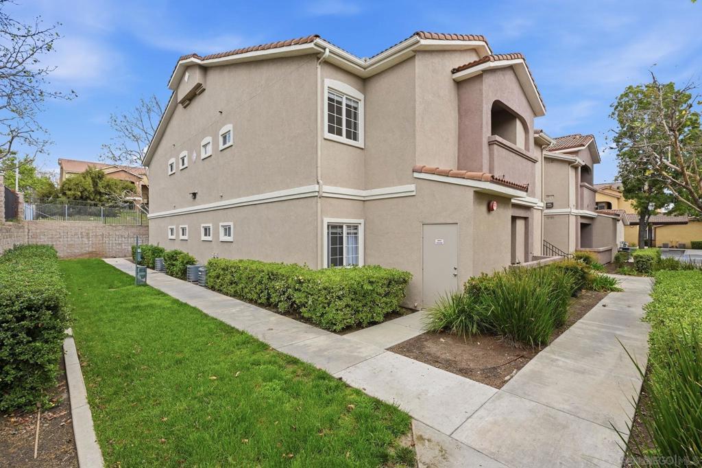 41410 Juniper St 2-23