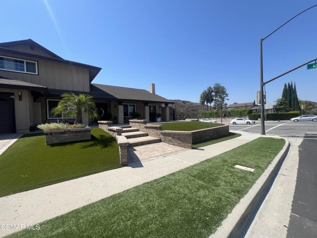 334 W Avenida De Las Flores