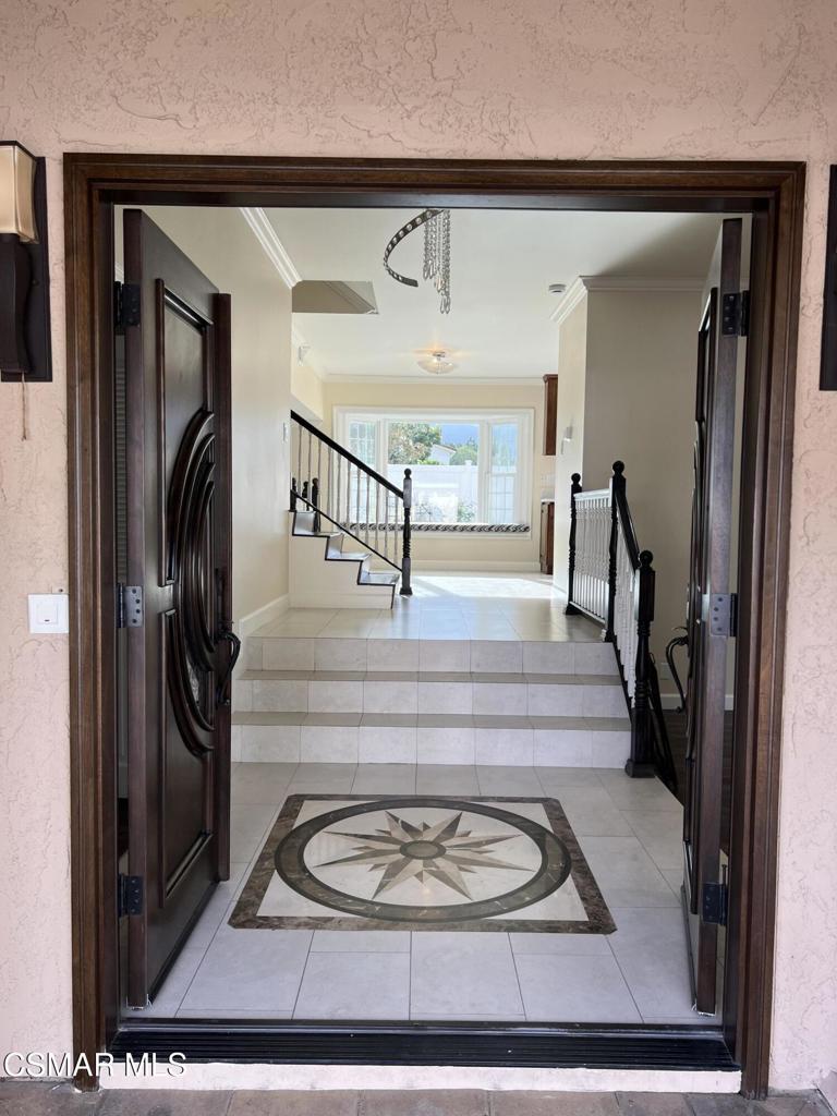 334 W Avenida De Las Flores