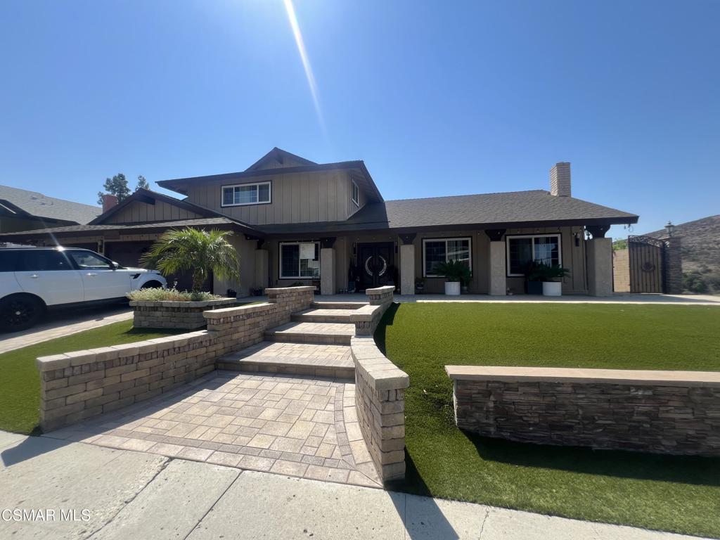 334 W Avenida De Las Flores