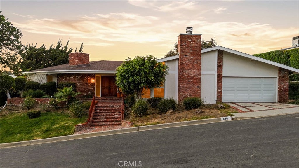 Photo of 11345 Dona Lola Drive, Studio City, CA 91604 (MLS # SR26166683)